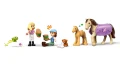 LEGO® FRIENDS 42695 Przyczepa z koniem i źrebaczkiem