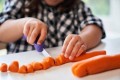 Sztućce dziecięce - ETAP 3 Nóż i widelec PURPLE - sztućce kształtujące chwyt - Nana's Manners
